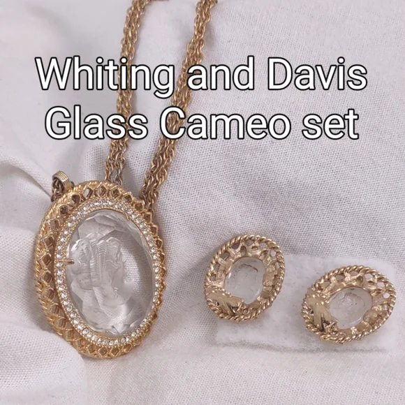 2pc Vintage Whiting and Davis Glass Intaglio Cameo Set - Picture 7 of 11